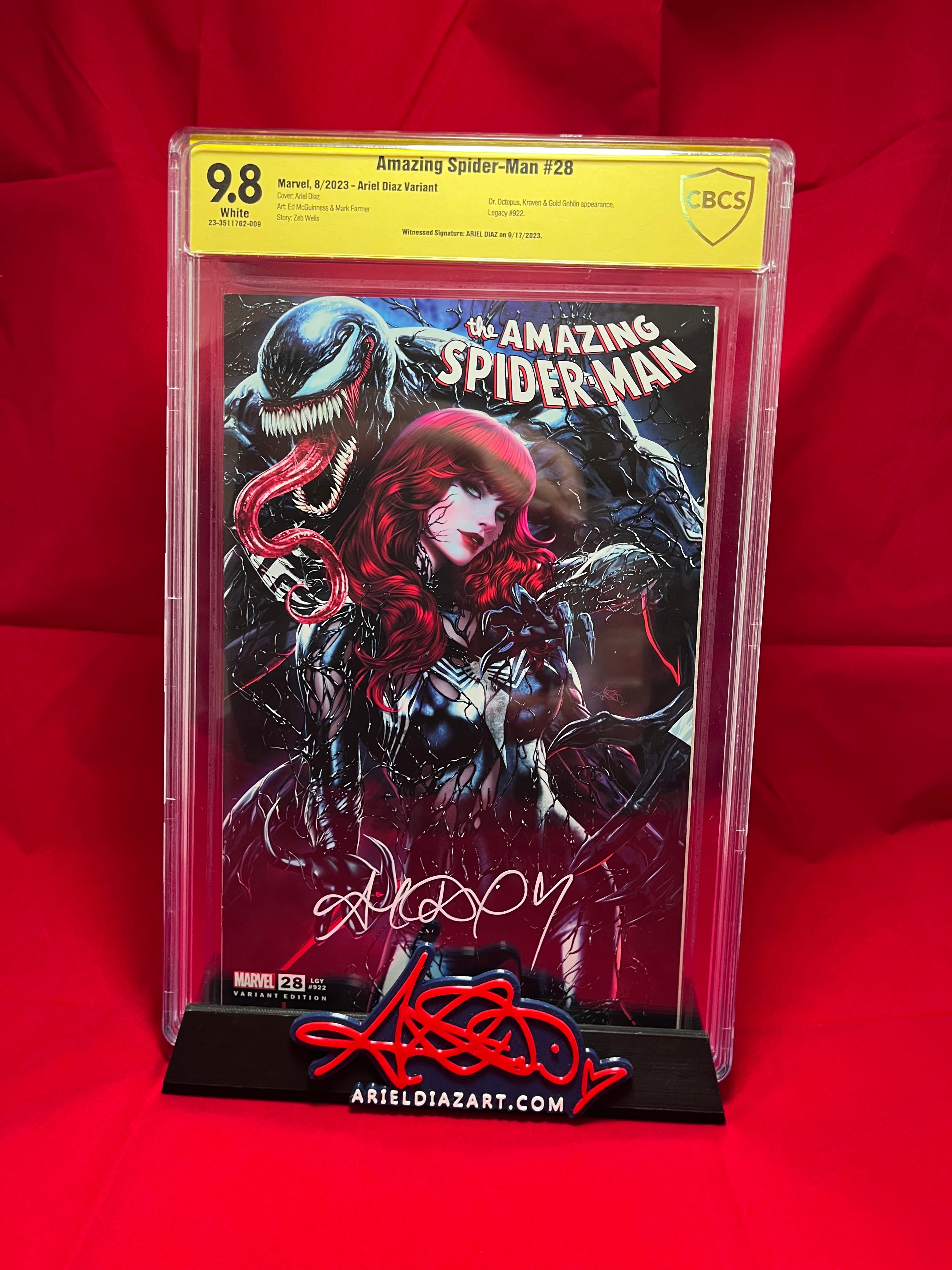 CBCS [9.8] Signed The Amazing Spider-Man #28 Trade Dress Variant